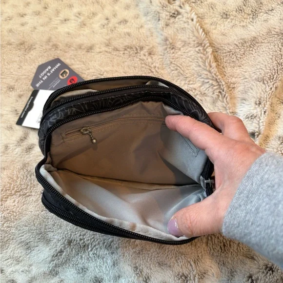 Baggallini triple zip belt bag - Picture 5 of 8